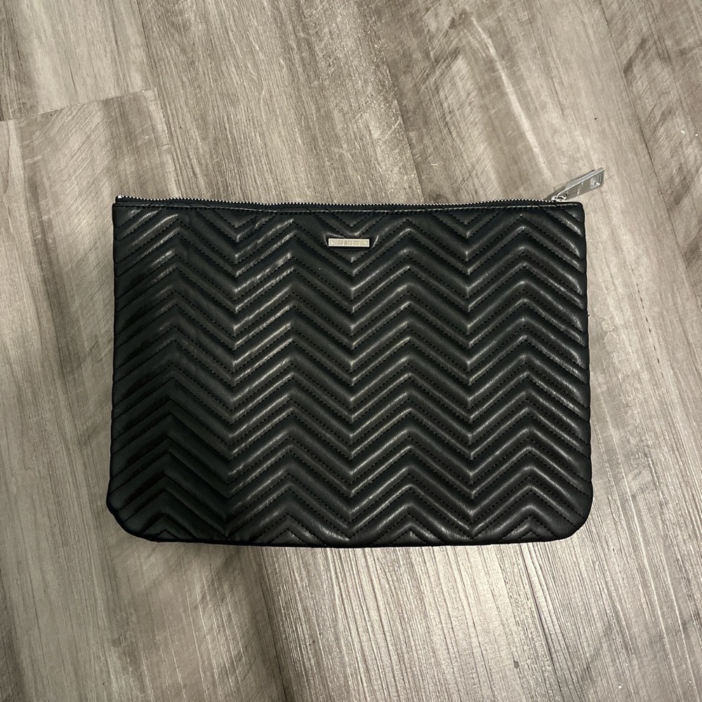 Notebook/ipad black quilted pouch